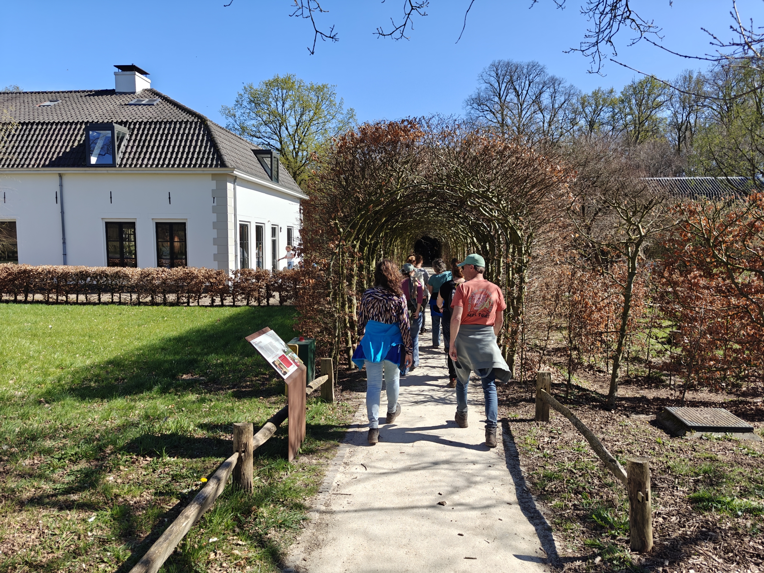 wandeling lotgenotencontact hoofdpijn